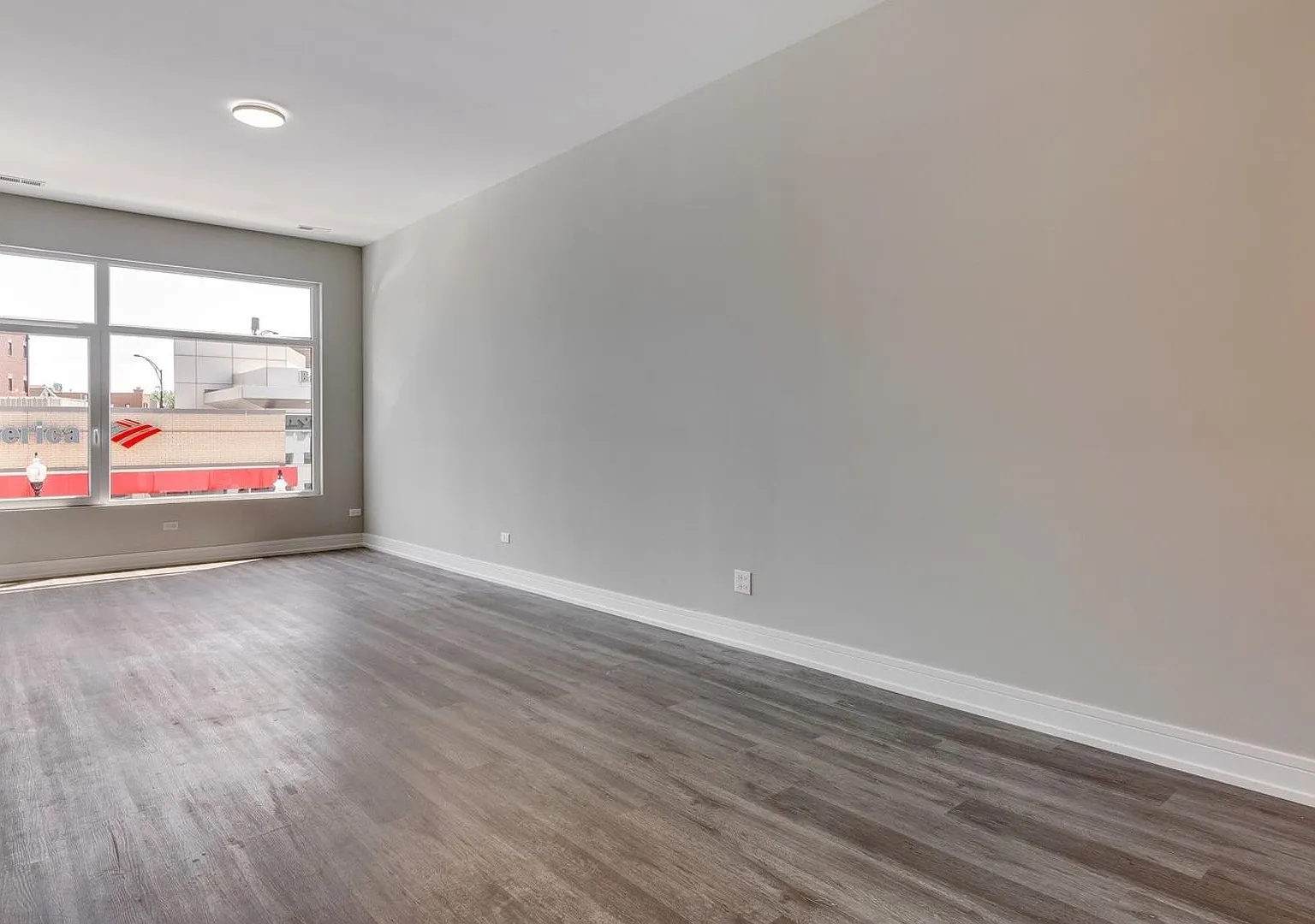 Lakeview 2-Bedroom/2-Bath - W/D In-Unit - Available Feb 10th! — Photo 1