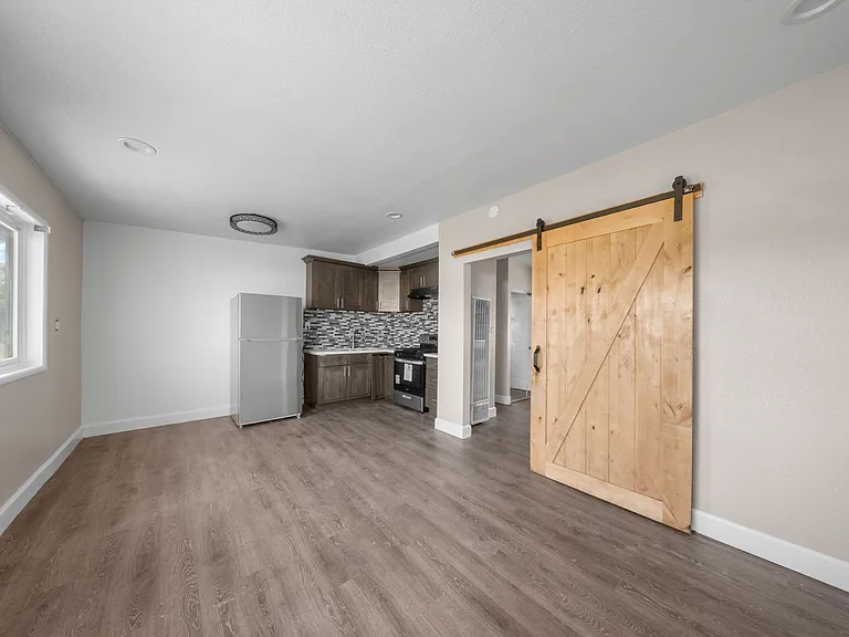 7800 Athens Circle — Photo 7