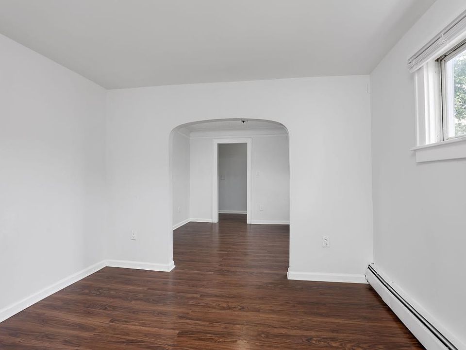 1st image of 1029 E Granet Ave #1