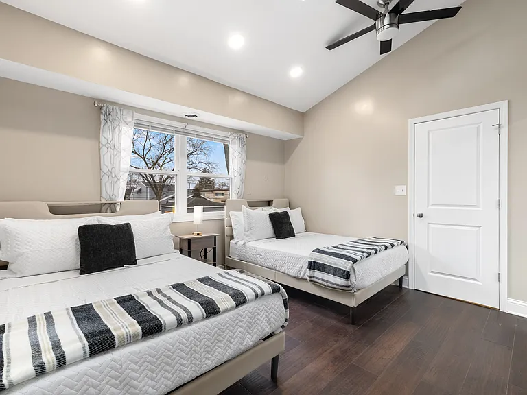 424 W Avery St — Photo 30