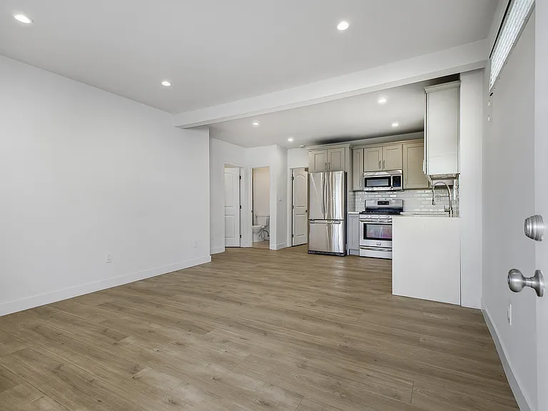 1038 N Bonnie Brae St #1042 — Photo 3