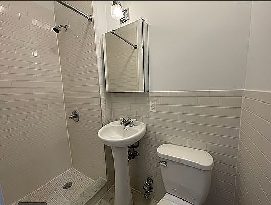 5th image of 316 W 14th St APT 7