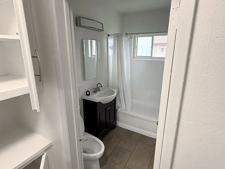 3720 Emerald St — Photo 20