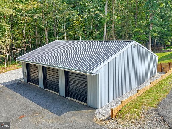 2nd image of 825 Nottingham Rd