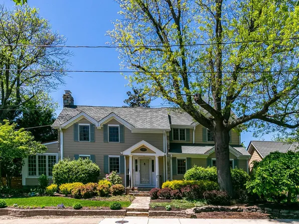 2400 Page Ter, Alexandria, VA 22302