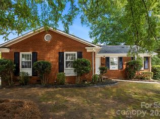 4700 Woodway Pl, Charlotte, NC 28208