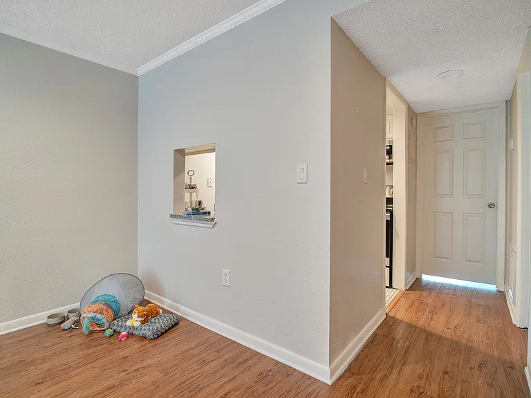 1415-1419 E Gore St — Photo 22