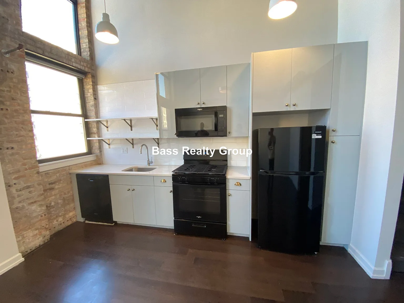 2 bed, 1.0 bath, $2,550 — Photo 3