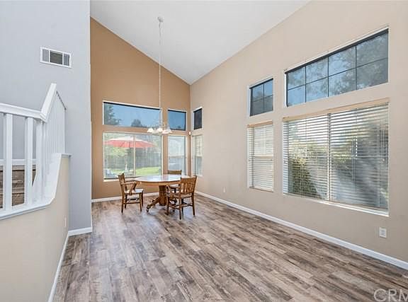 4th image of 888 Saint James Dr