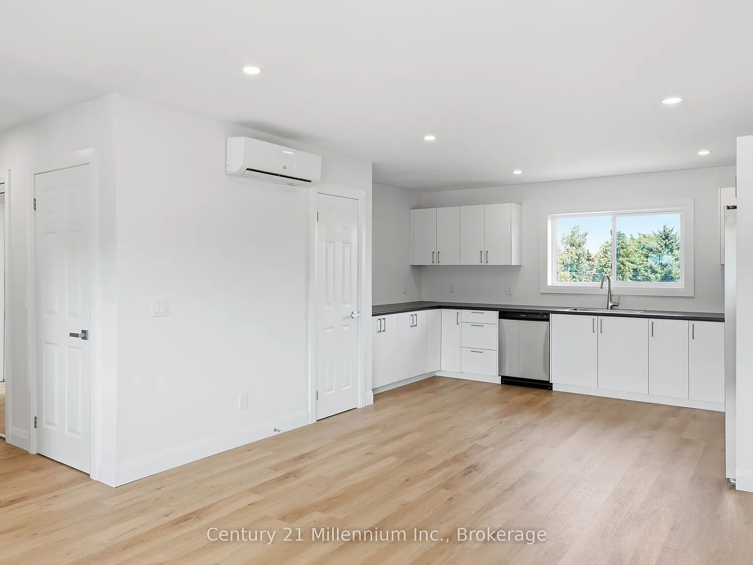 2 bed, $2,350 — Photo 3