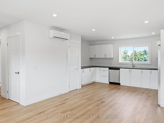 3rd image of 9592 Beachwood Rd #1