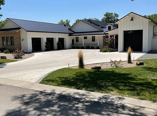 1022 Cottonwood Dr NW, Los Ranchos De Albuquerque, NM 87107