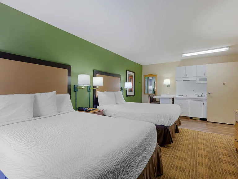 Studio Suite - 2 Full Beds