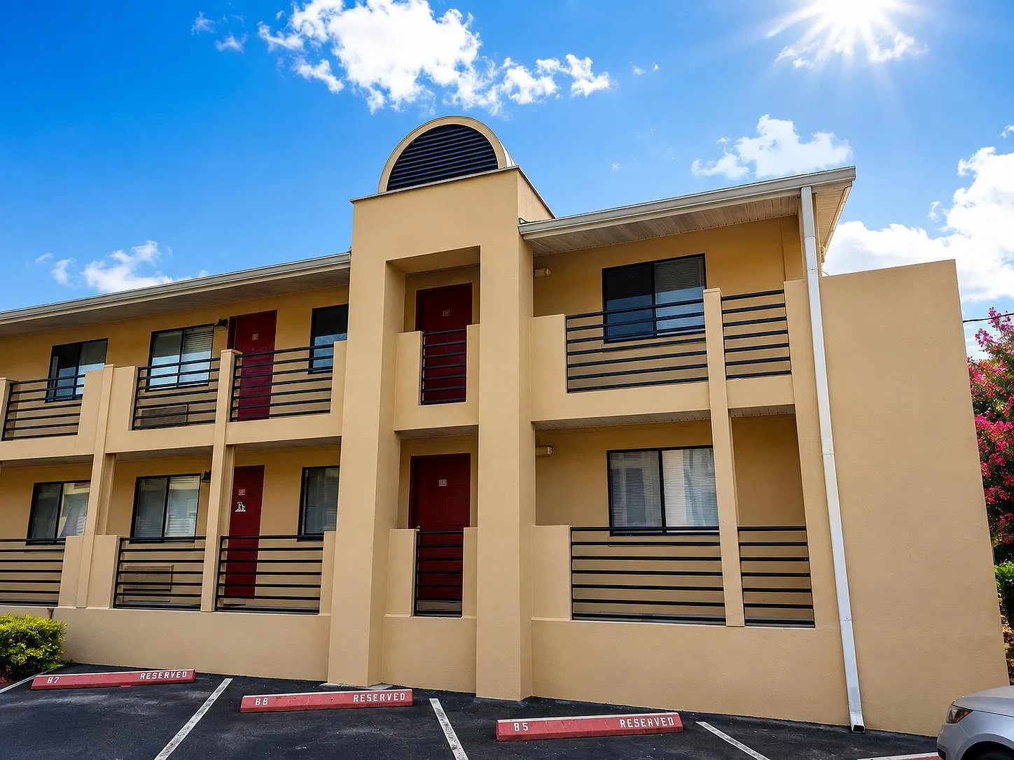 2 bed, 1.0 bath, 709 sqft, $1,400 — Photo 1