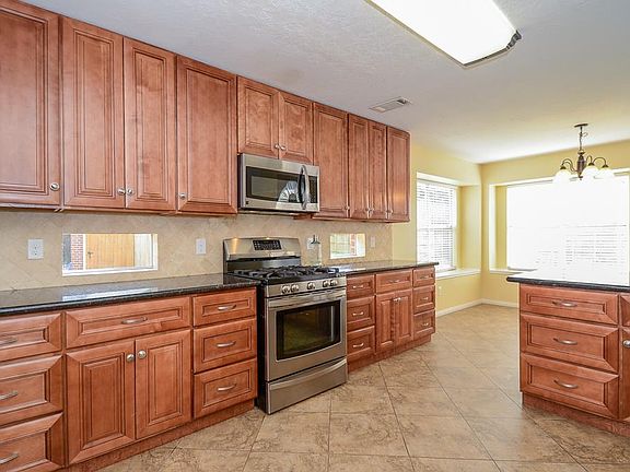 5th image of 23102 Regal Isle Ct