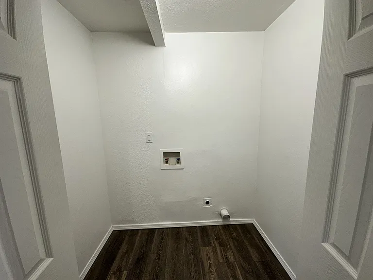 2700 Yorkshire Ave — Photo 6