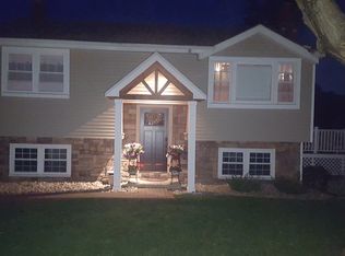 28 Maher Ave, Hamden, CT 06518