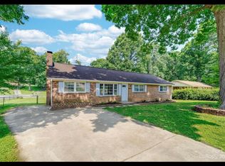 1925 Silver Creek Dr, Gastonia, NC 28052