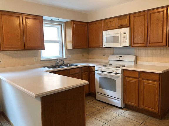3rd image of 6508 N Neva Ave