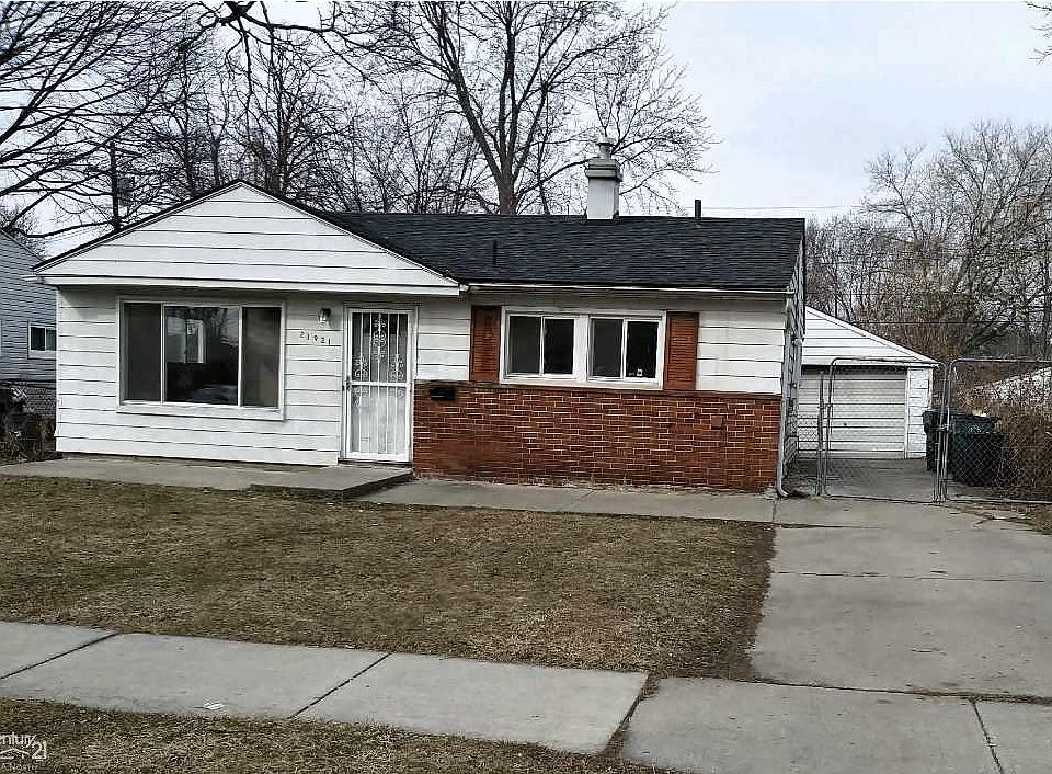 1st image of 21921 Fern St