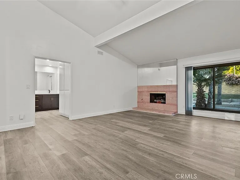 9724 Bothwell Rd — Photo 50