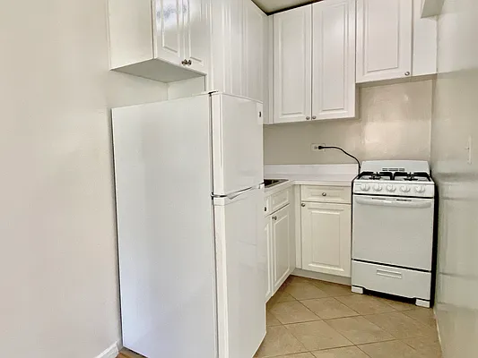 Rented by Brown Harris Stevens | media 16