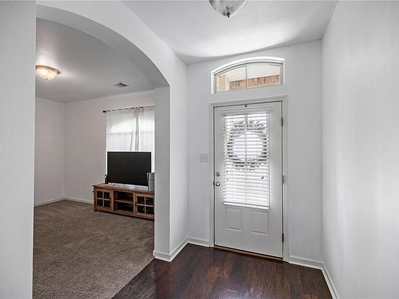 5th image of 75665 Sylvia Dr