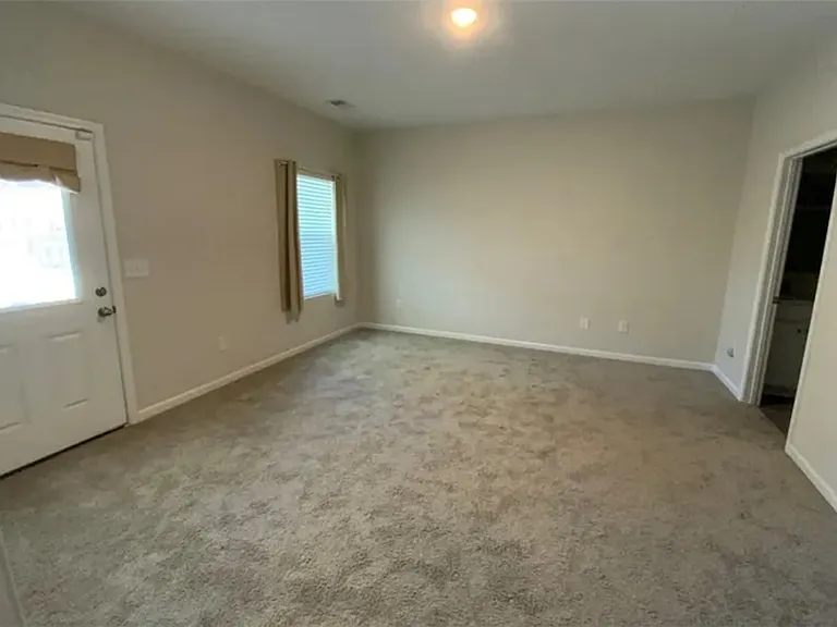 1044 Fairfield Dr — Photo 18