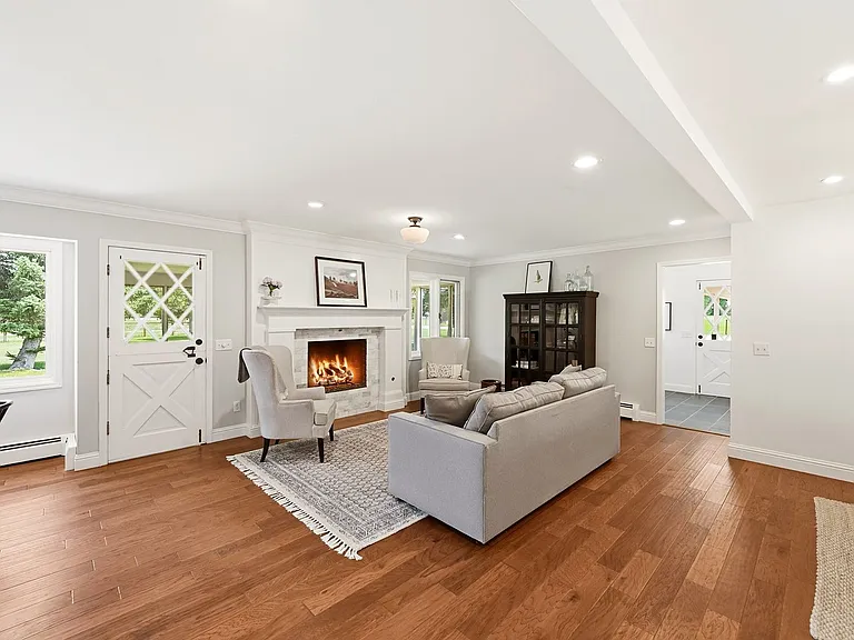 516 Country Ln — Photo 15