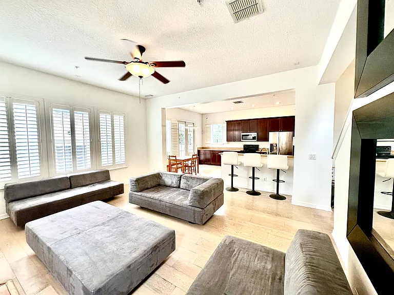 2164 Shaw Ln — Photo 6