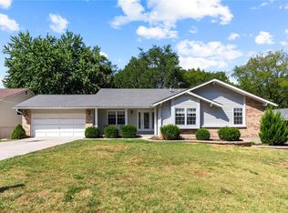 209 Shirewood Dr, Saint Charles, MO 63303