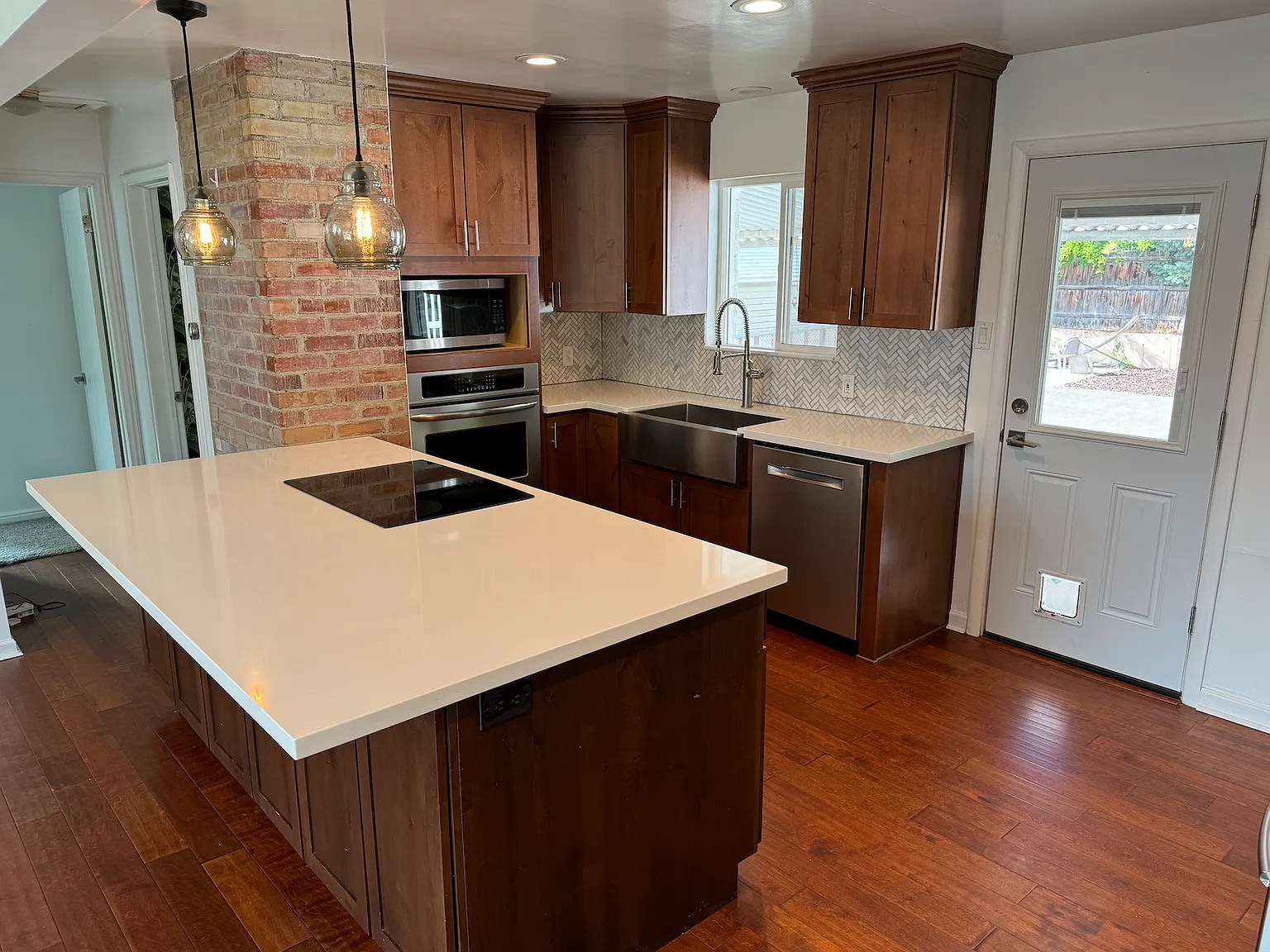 2 bed, 2.5 bath, 1850 sqft, $3,200 — Photo 3