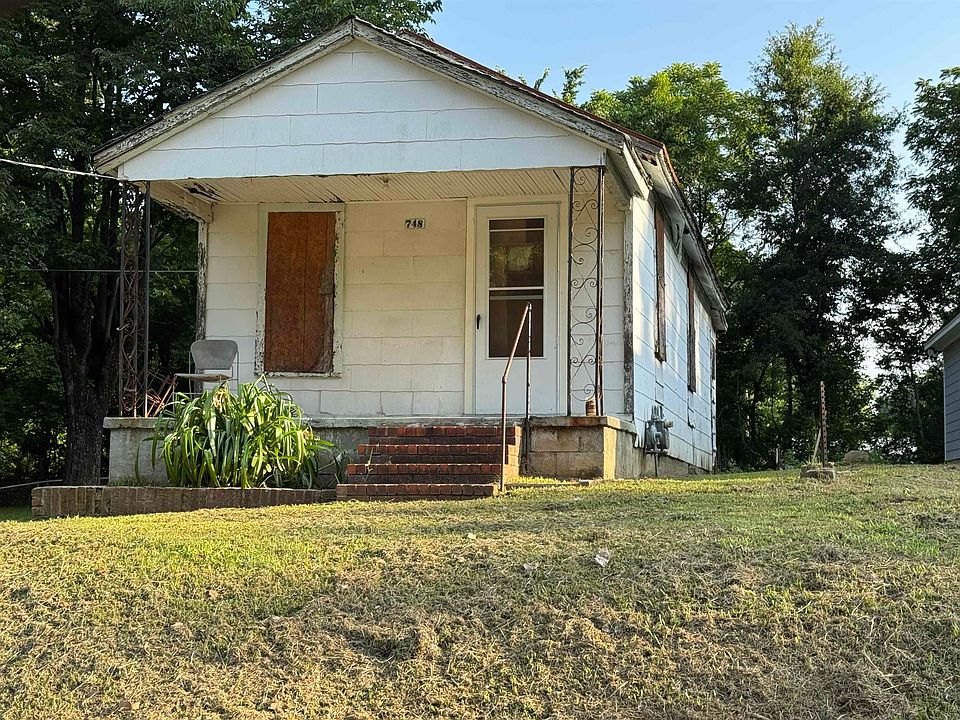 2nd image of 748 King Rd