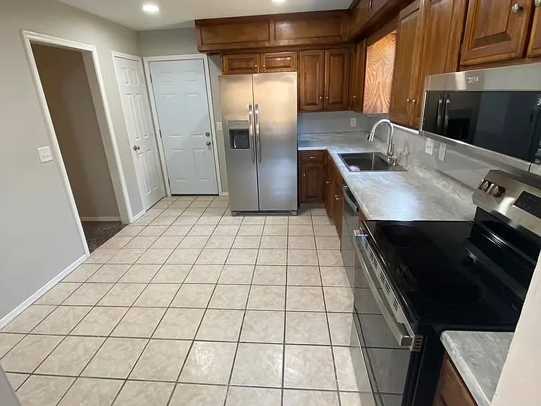 2124 Jefferson Pl — Photo 4