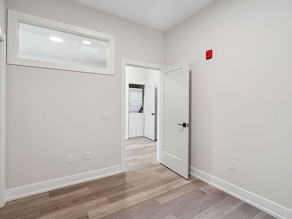 5th image of 342 W Girard Ave #209