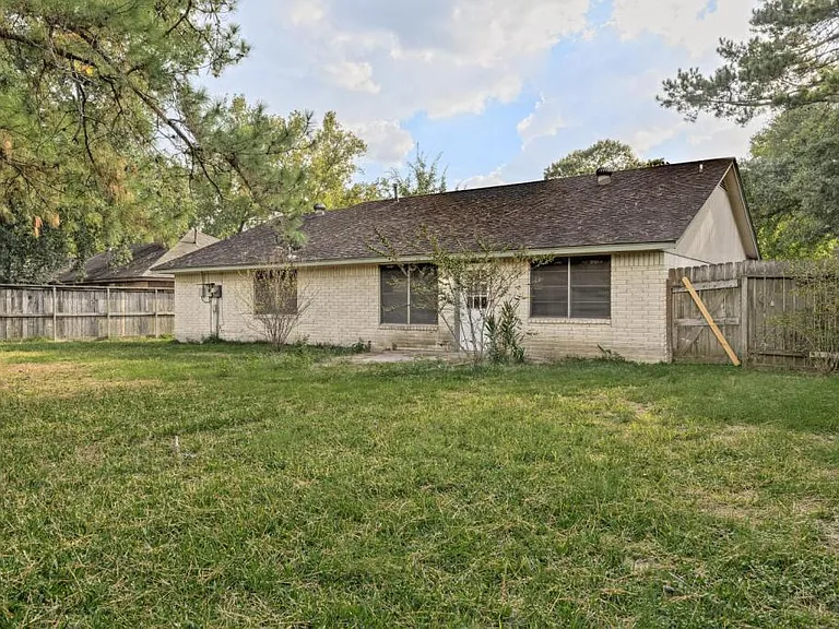 2327 Shadbury Ct — Photo 15