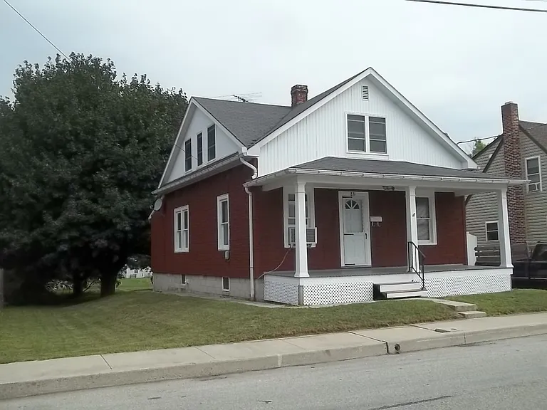 831 W Middle St — Photo 22