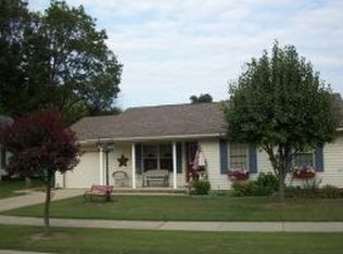 15 N Jefferson St, Worthington, IN 47471