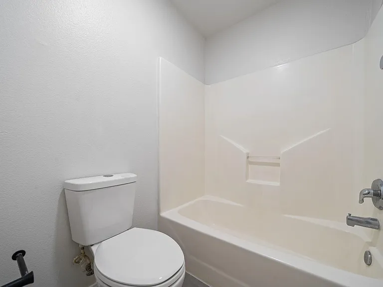 19606 Narcissus Brook Ln — Photo 34