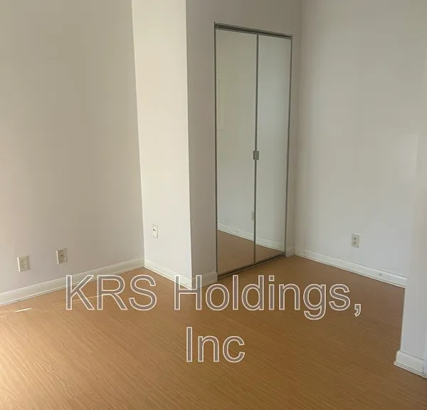 1384B Hunters Rd — Photo 2