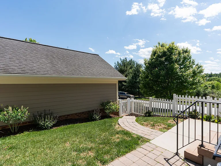 1509 Old Trail Dr — Photo 30