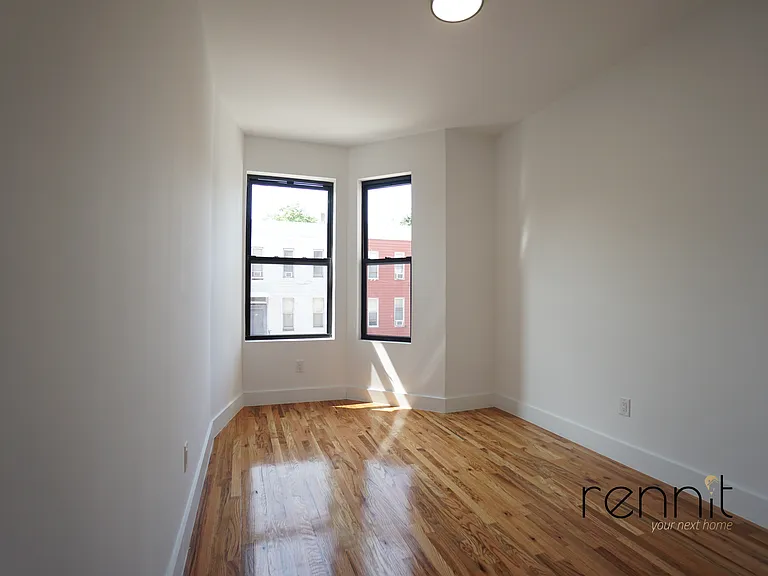 38 Cornelia St #2 — Photo 7