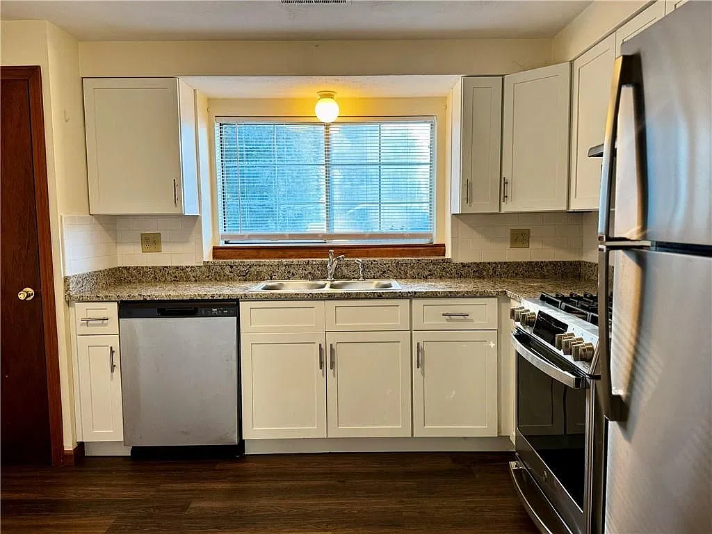 2 bed, 1.0 bath, 900 sqft, $1,850 — Photo 3