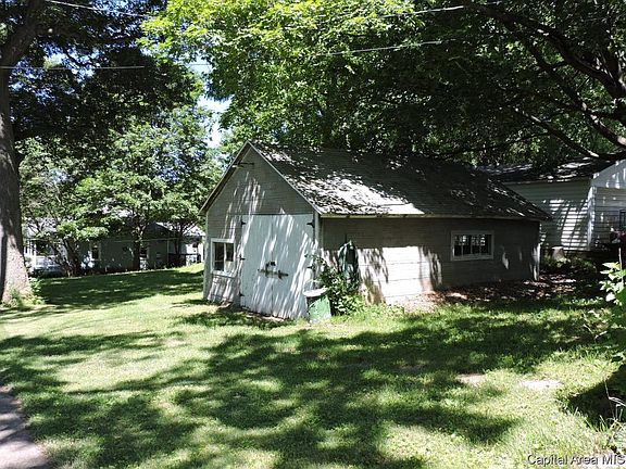 3rd image of 318 2nd St