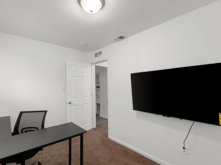 28516 Marshall St — Photo 12