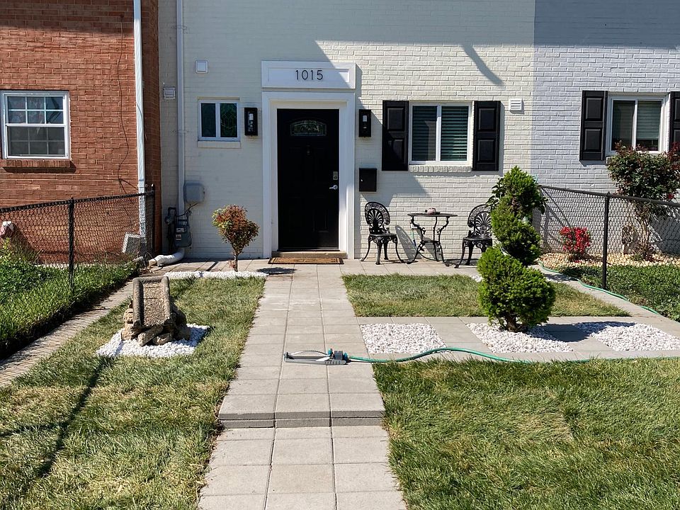 1st image of 1015 1st St