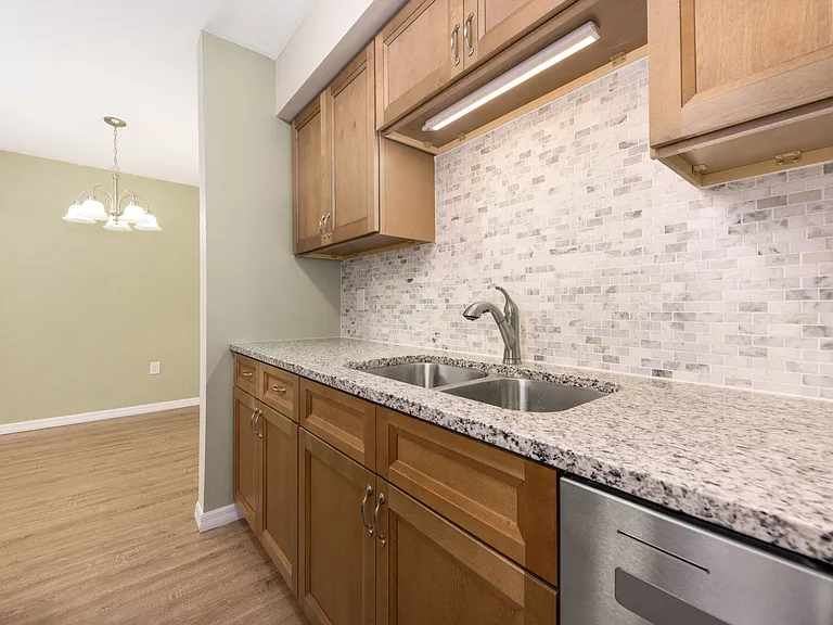 1030 SW 6th Dr #2 — Photo 4