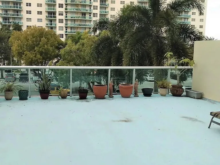 19380 Collins Ave #211 — Photo 2