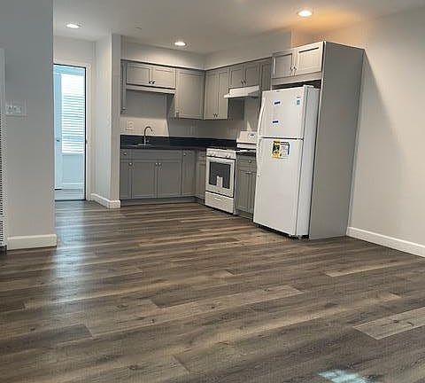 4th image of 8730-8744 S Figueroa St #3X2-2250