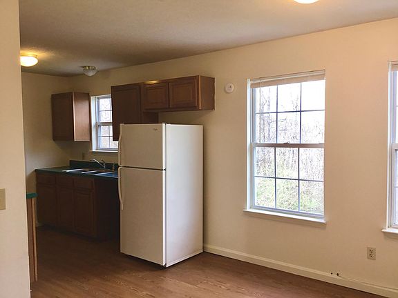 3rd image of 523 Bellwood St #B